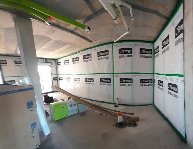 Paneles interiores con sellado hermético en vivienda Passivhaus - Aluzenit