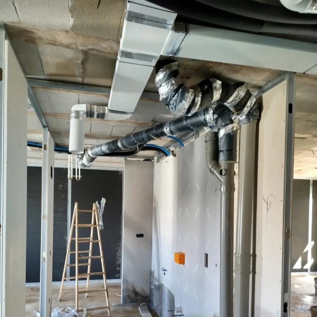 Prueba de hermeticidad Blower Door en obra Passivhaus - Aluzenit