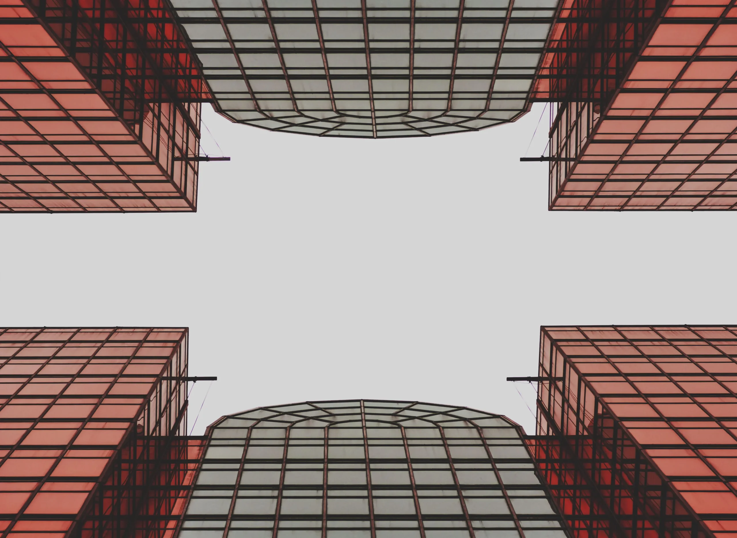 Fachadas ventiladas acristaladas en edificios modernos - Aluzenit